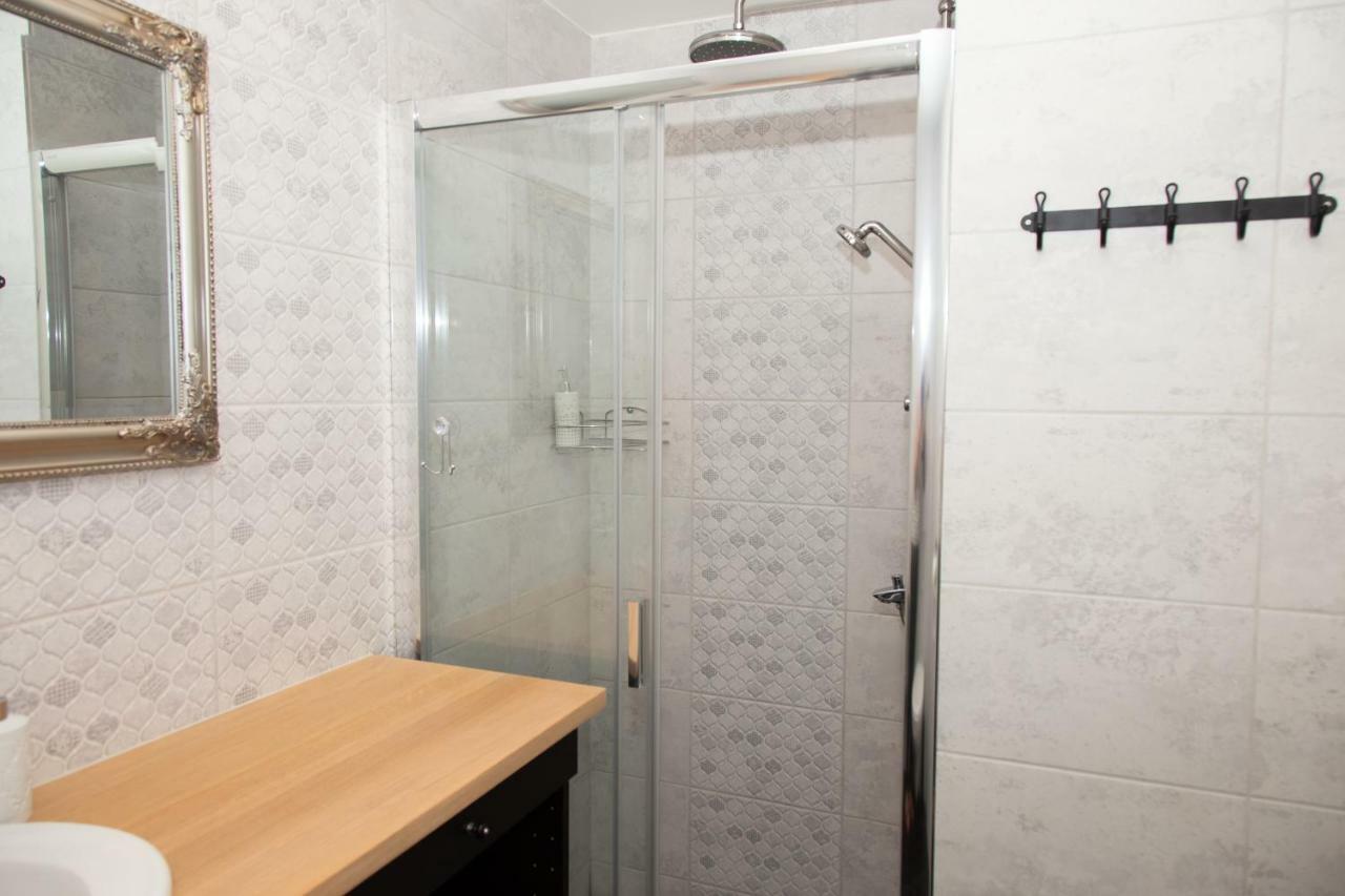 Old Town Apartment - Self Check In โวรู ภายนอก รูปภาพ